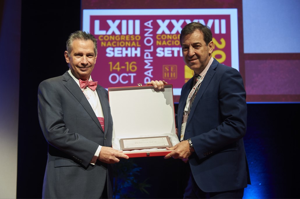 Foto: De izquierda a derecha, Sergio A. Giralt y Ramón García Sanz, presidente de la SEHH.